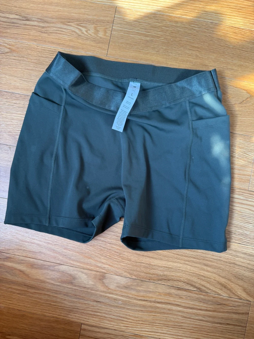 POPFLEX GREEN Bike Shorts with Subtle Logo - Picture 3 of 4